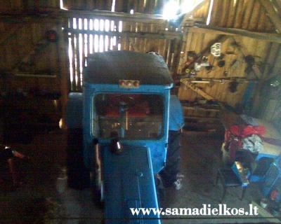 traktoriaus garazas
